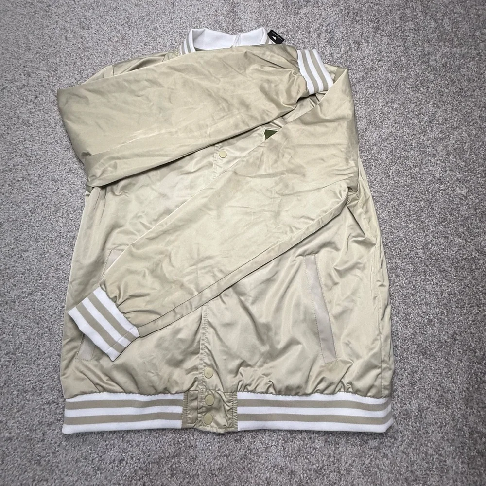 NWT Men’s Primitive Skateboarding Beige Satin Bomber Jacket Size Large L